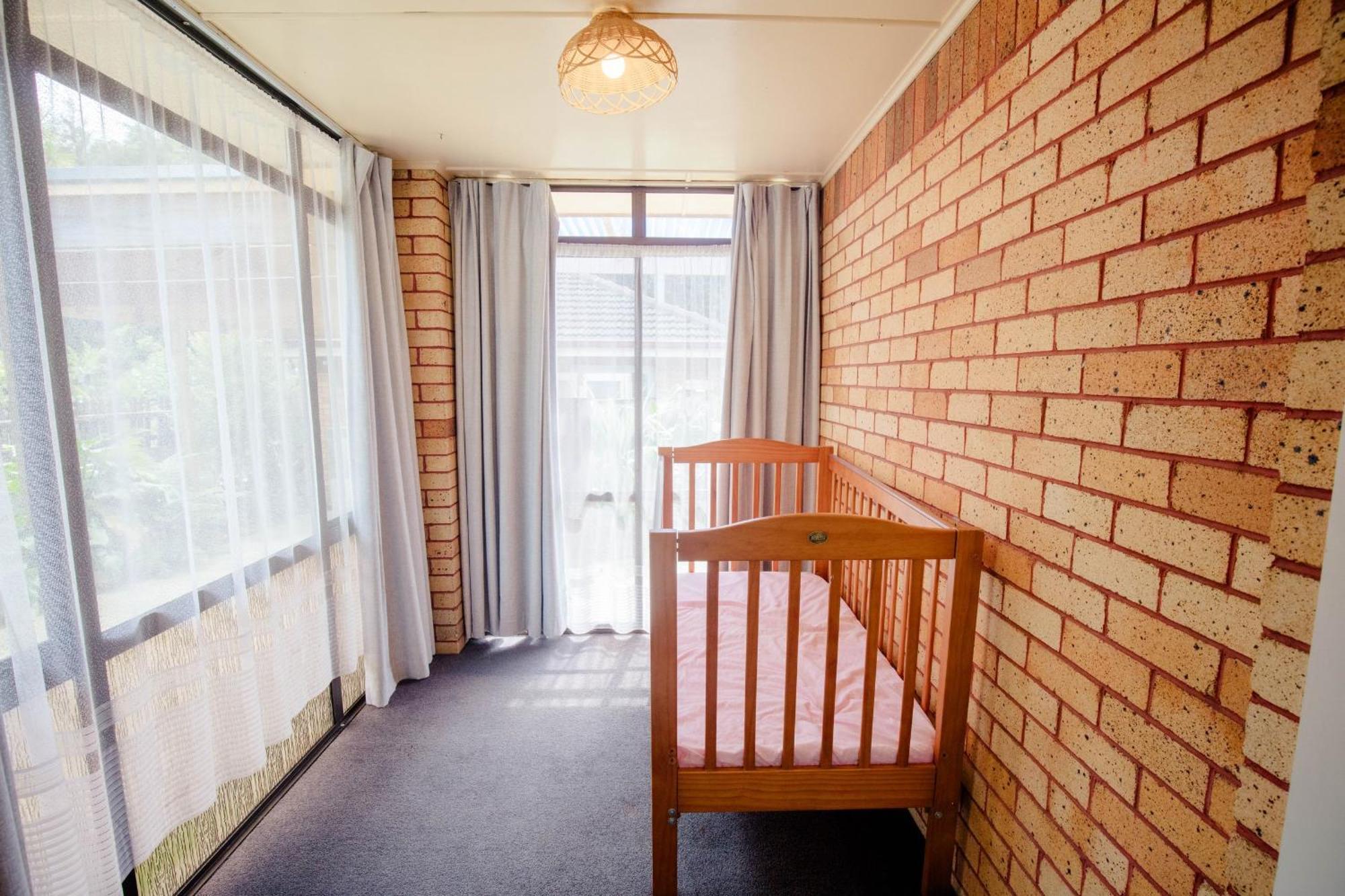 Central Location So Much Space Pool Opens In Summer Villa Hamilton Exterior foto