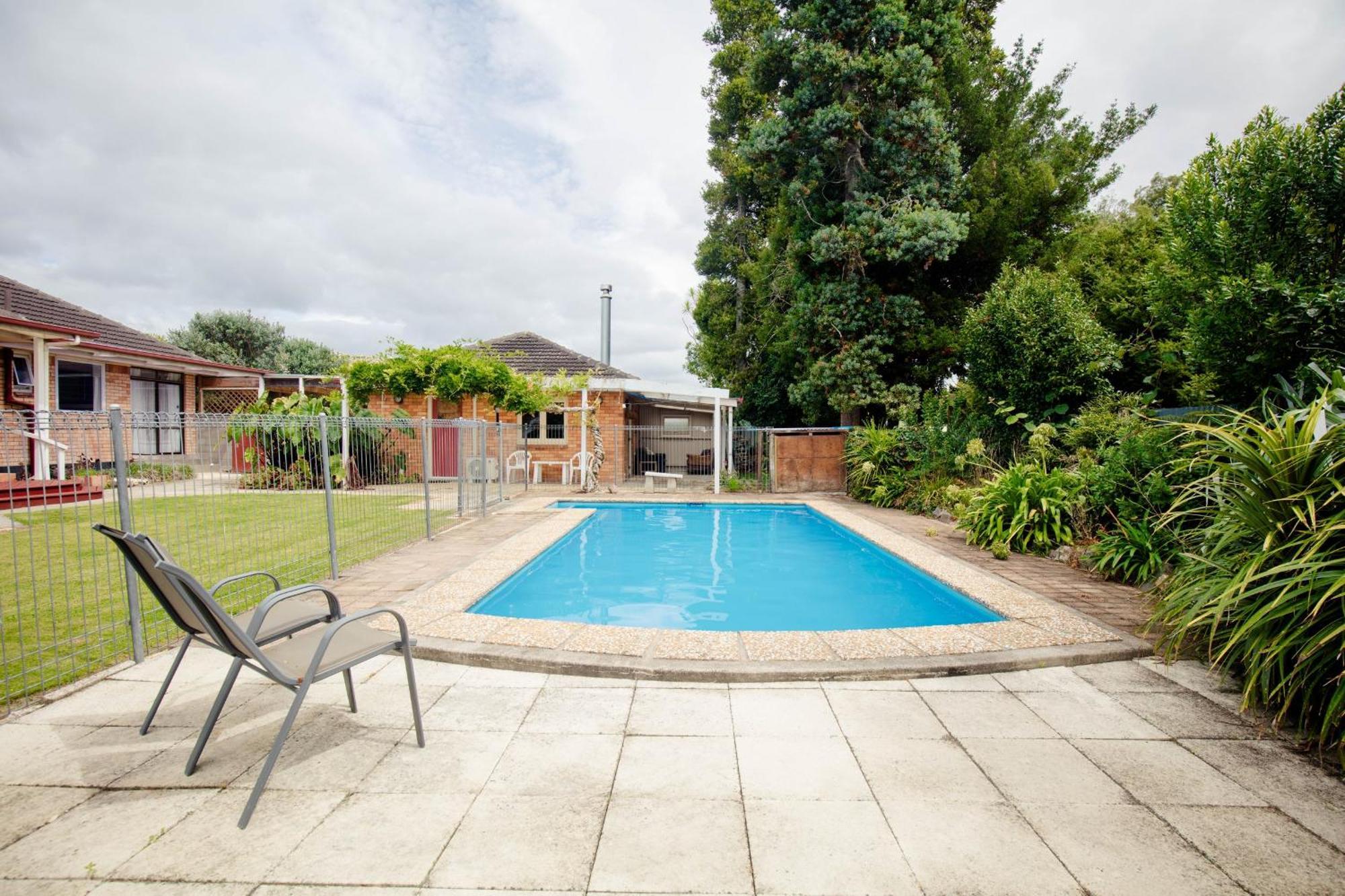 Central Location So Much Space Pool Opens In Summer Villa Hamilton Exterior foto